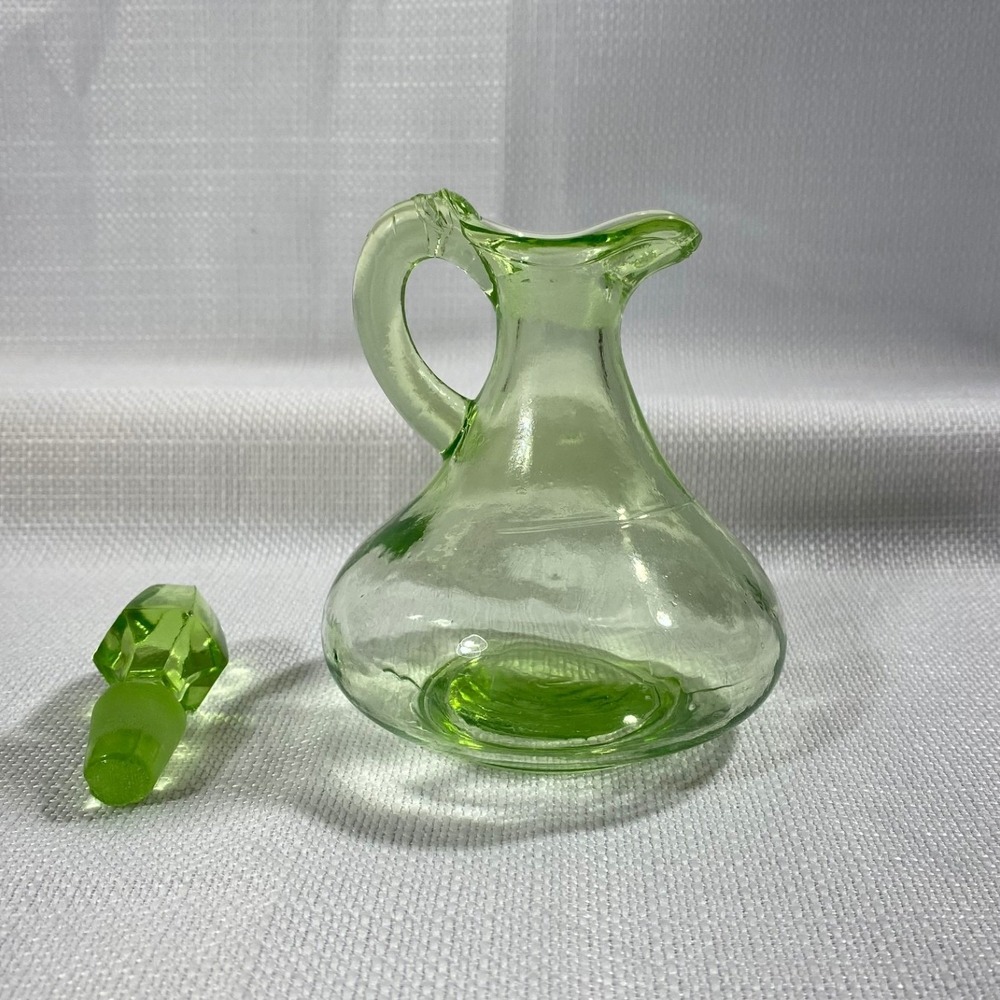 Vintage Uranium Glass Cruet with Stopper Green Vaseline Glass Pitcher UV Glow - Picture 4 of 7